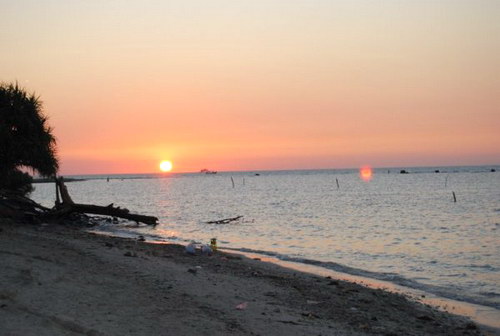 keindahan pantai bandengan di jepara