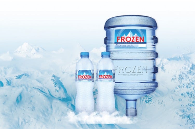 frozen air mineral sponsor utama pertandingan sepakbola indonesia vs islandia